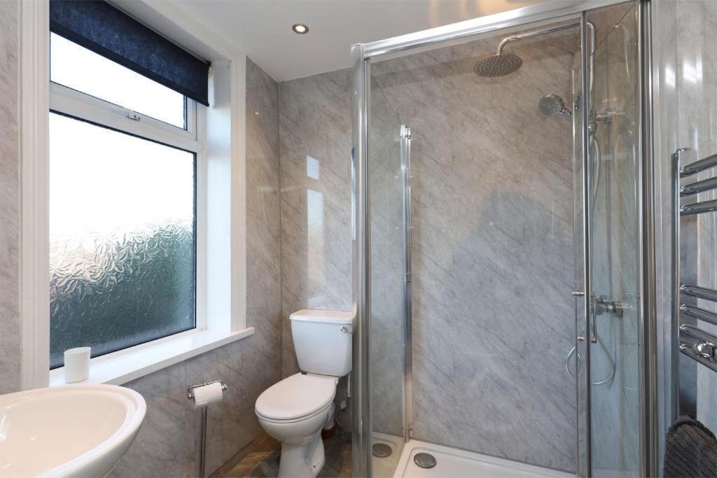 Room From Home, Private Ensuite Spacious Room Шефилд Екстериор снимка